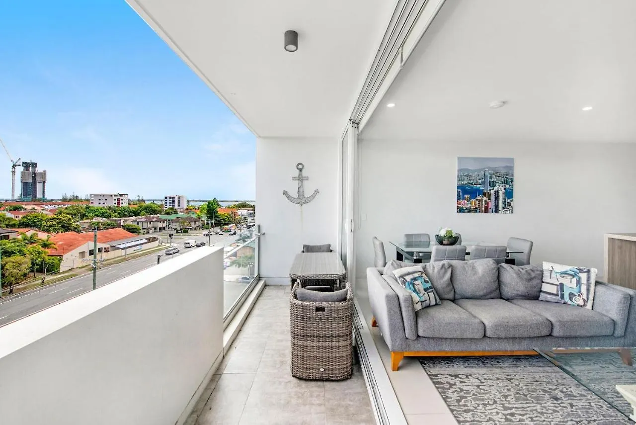 Modern Contemporary Southport Apartment - Coasthm Gold Coast
