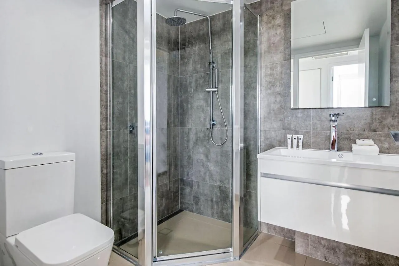 Modern Contemporary Southport Apartment - Coasthm Gold Coast