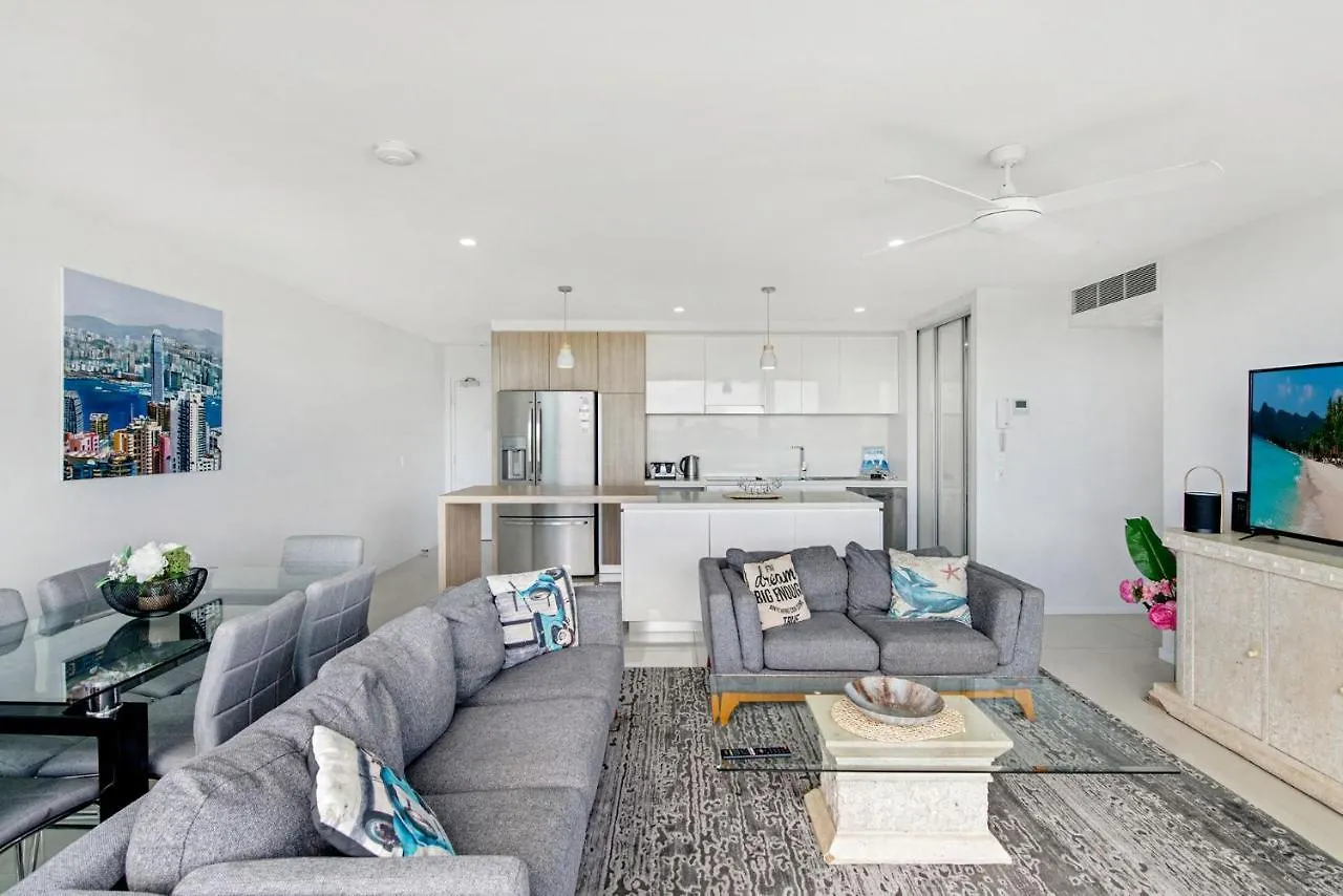 Modern Contemporary Southport Apartment - Coasthm Gold Coast